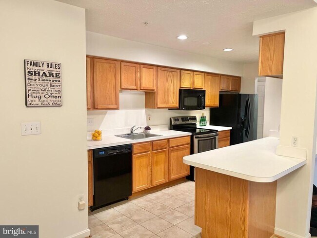 Building Photo - 3704 Excalibur Ct