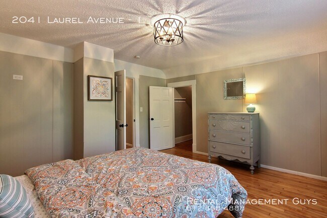 Foto del edificio - 2041 Laurel Ave