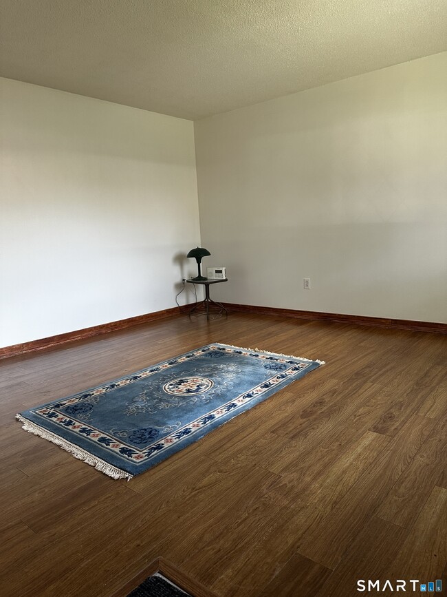 Building Photo - 2 Branch Rd