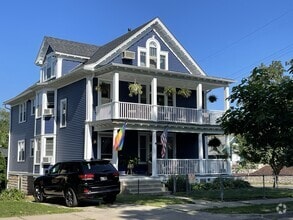 Building Photo - 3900 Thomas Ave S