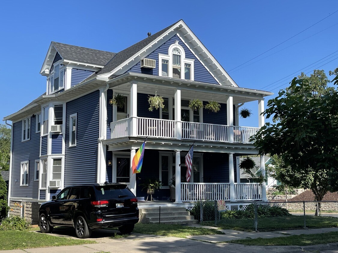 Primary Photo - 3900 Thomas Ave S
