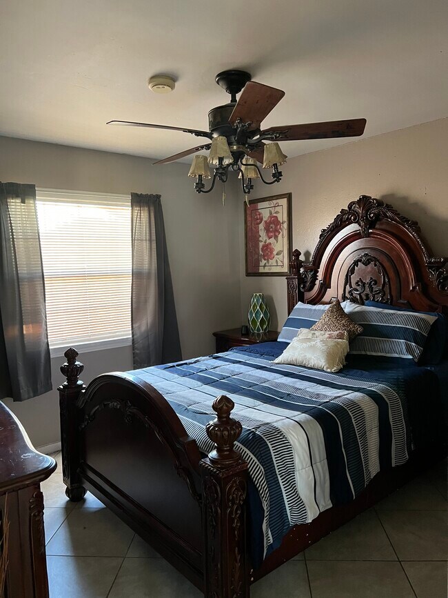 Building Photo - 7011 Conejo Dr