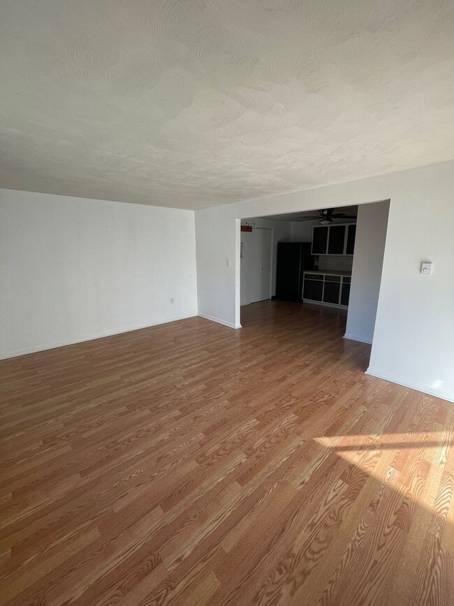 Building Photo - Charming 2BR Condo in Niagara Falls