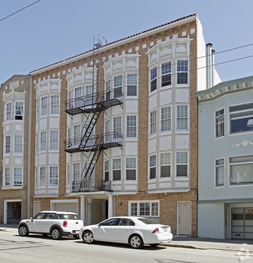 Primary Photo - 1457 Chestnut St