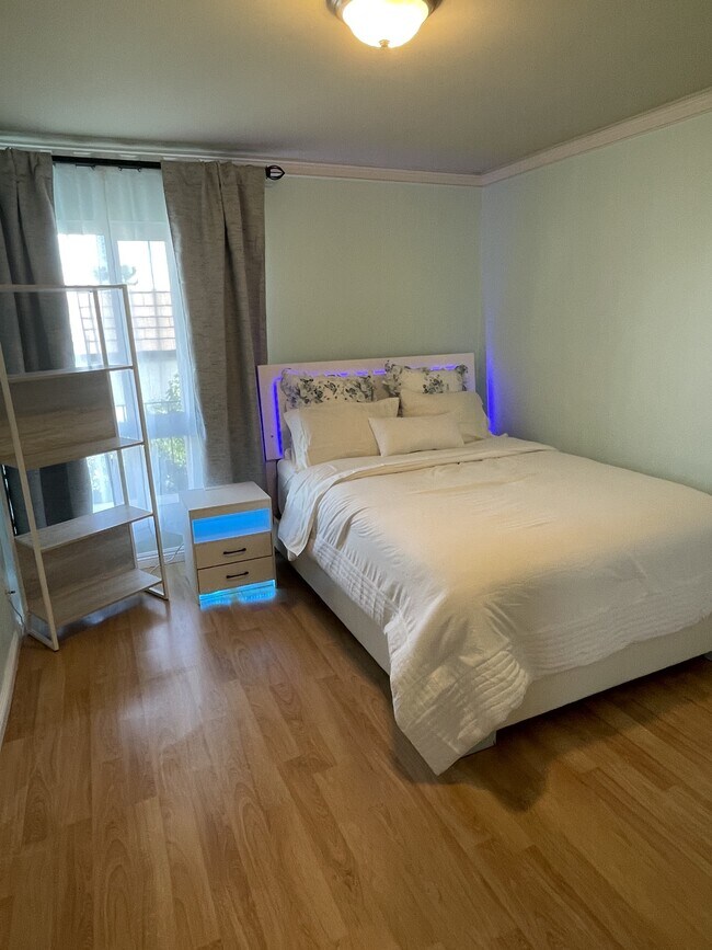 4to dormitorio/oficina - 5271 Newcastle Ave