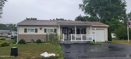 Building Photo - 3275 Maryvale Dr