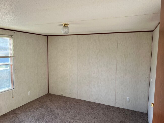 Foto del edificio - 3 bedroom 2 bath mobile home for rent