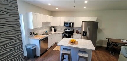 Building Photo - 1616 20th St SW