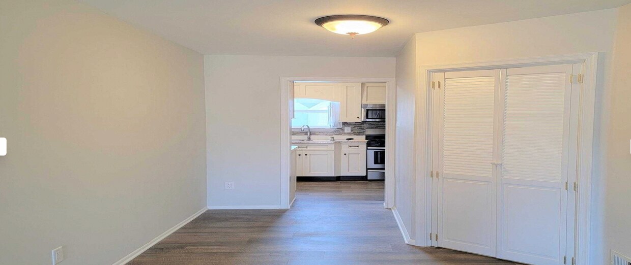 Building Photo - 308 Dove Ct