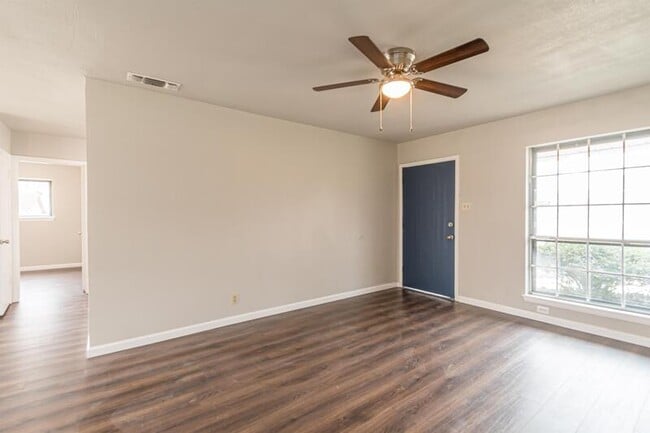 Building Photo - 5803 Woodhollow