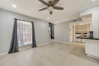 Building Photo - 7965 Kendalia Dr