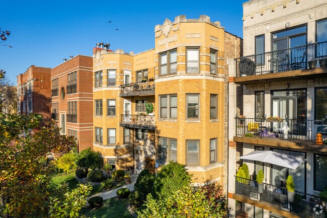 Building Photo - 4715 N Malden St