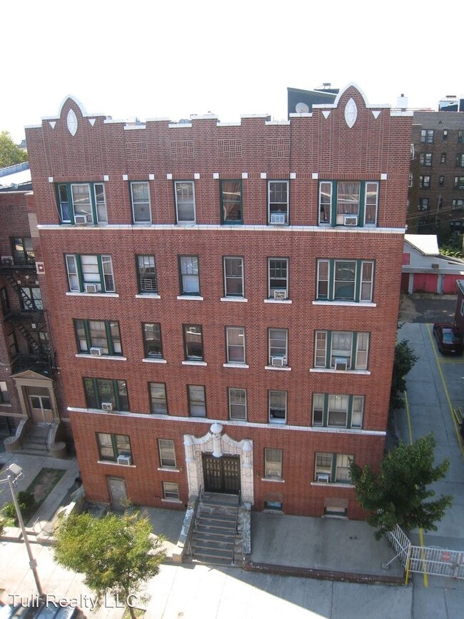 Building Photo - 321 Fairmount Ave