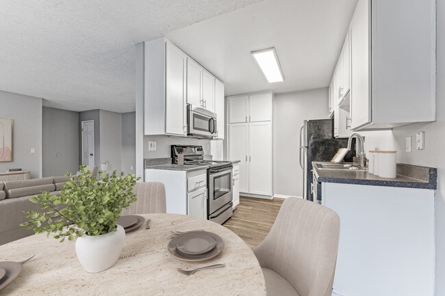 Building Photo - Shadow Ridge Apartments