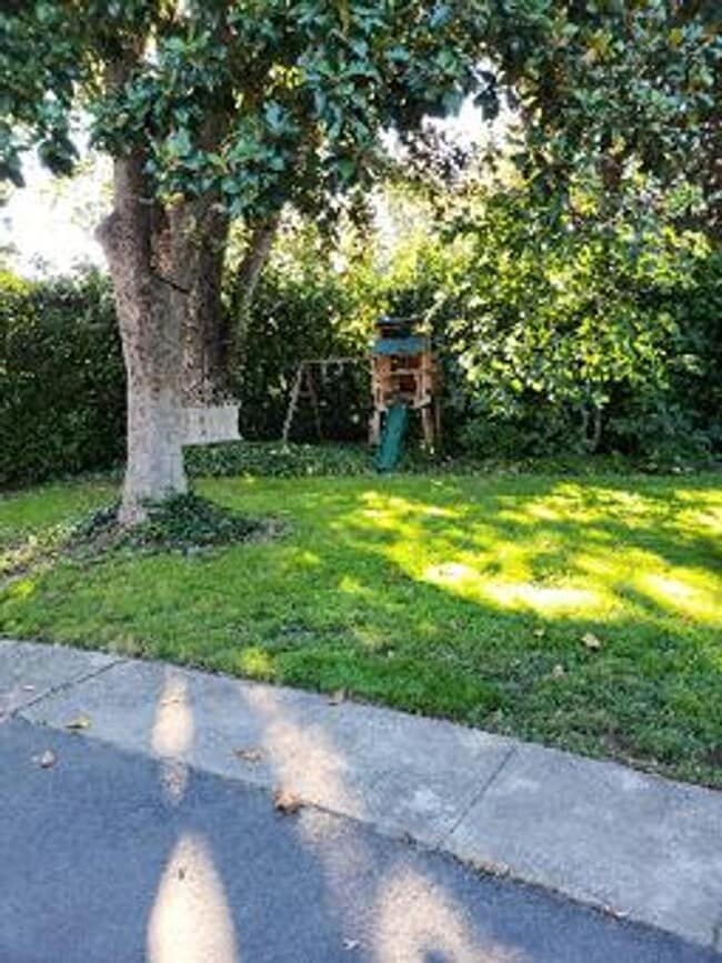 Foto del edificio - Spacious 3 Bedroom, 2 Bath Home on Private...