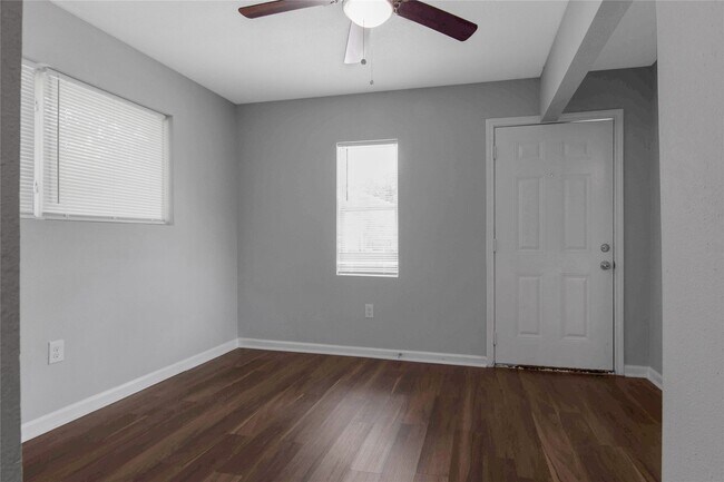 Foto del edificio - 3621 Mainer St