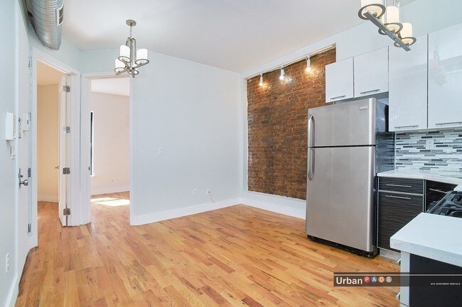 Building Photo - 870A Dekalb Ave