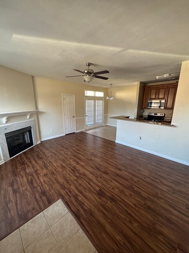 Foto del edificio - 310 Primrose Ln