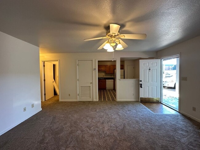 Foto del edificio - Waters Edge Drive-1851 (x4)