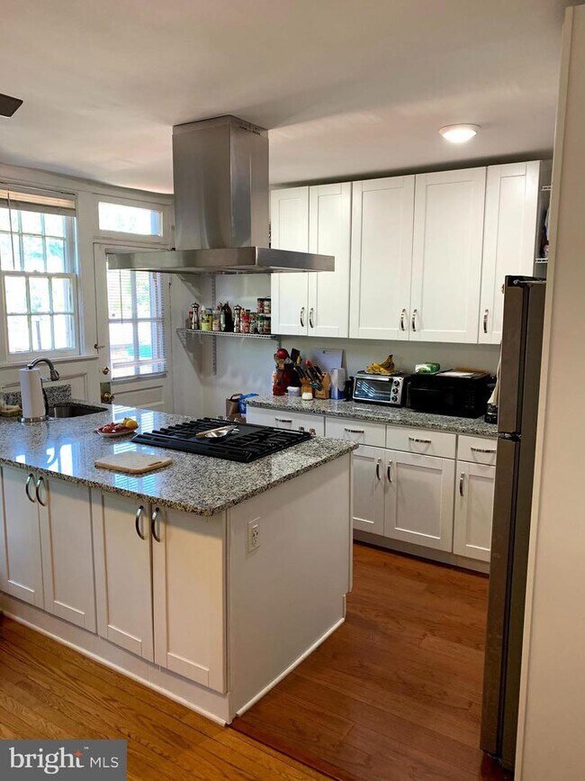Foto del edificio - 4435 Greenwich Pkwy NW