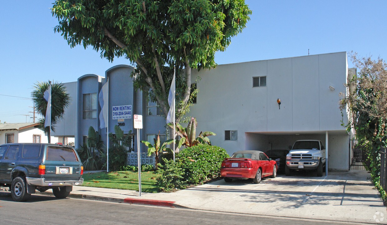 Foto principal - 2010 S Garth Ave