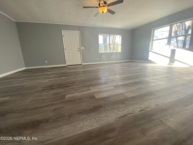 Foto del edificio - 13007 Atomic St