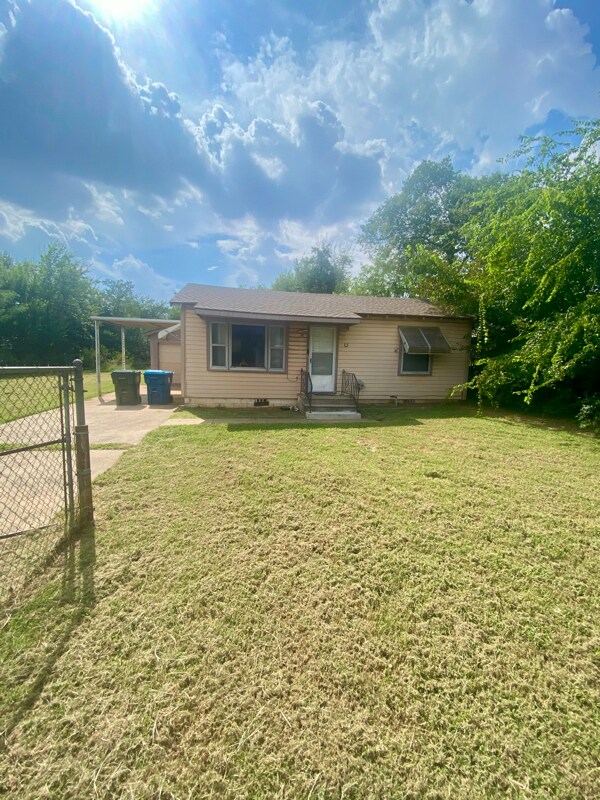 Foto principal - 225 N Richards Ave