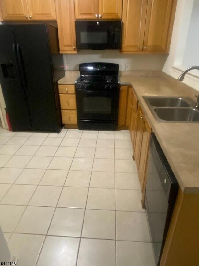 Foto del edificio - 3223 Edward Stec Blvd