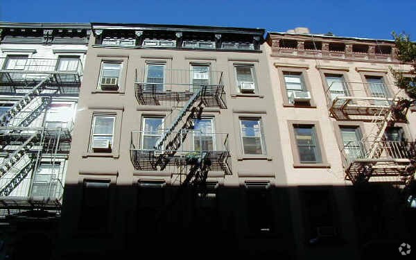 Primary Photo - 337 E 77th St