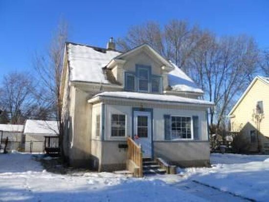 Primary Photo - Full house next to great park