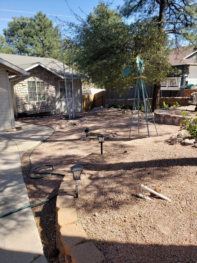 Building Photo - Super Clean 3 Bed / 2 Bath with RV parking