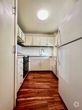 Building Photo - 1634 Nuuanu Ave