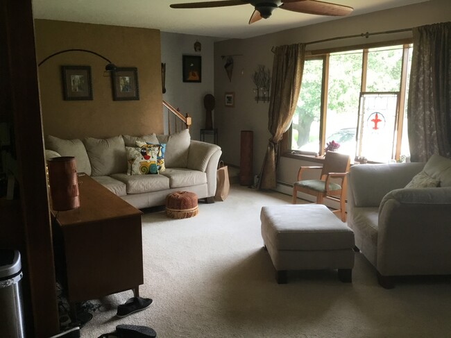 Living Room - 1405 Kings Rd