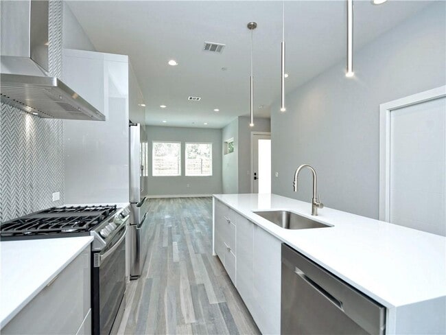 Building Photo - 2108 Tillery St