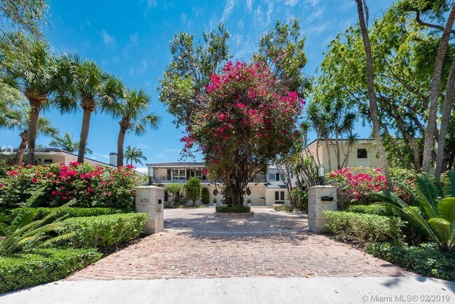 Foto del edificio - 4511 Lake Rd