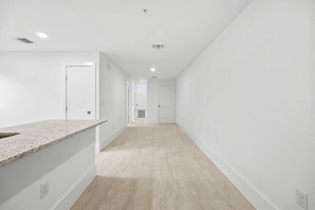 Foto del edificio - Silverwood Apartments
