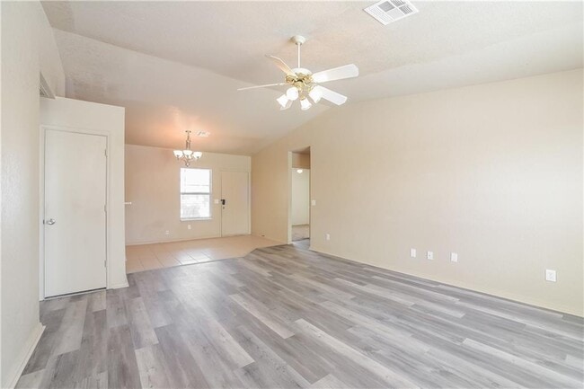 Building Photo - 15400 Lilly Garden Ln
