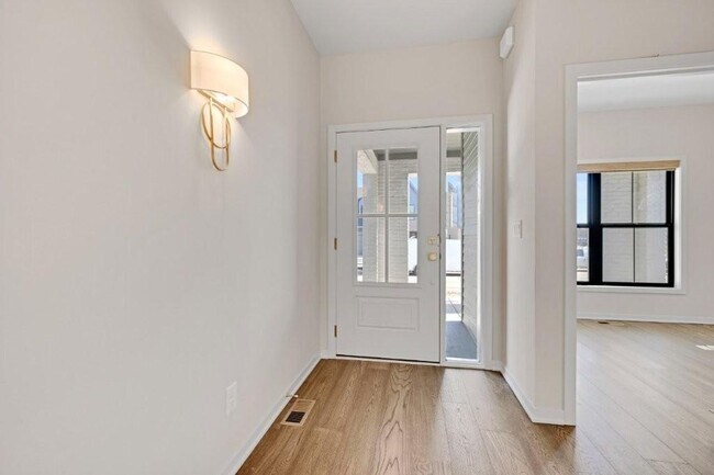 Foto del edificio - 16649 Garnett St