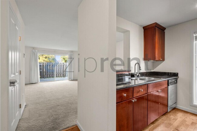 Building Photo - Unit 35