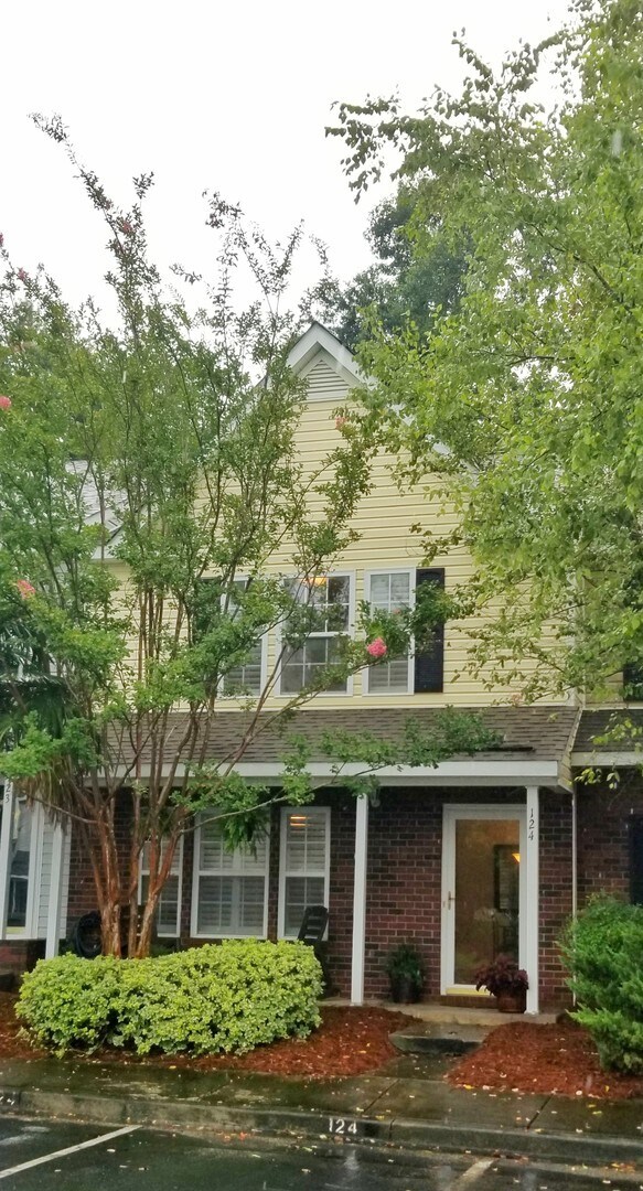 Building Photo - Pristine 2Br 2.5Ba in Persimmon Hill