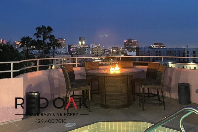 Foto del edificio - 6700 Franklin Pl