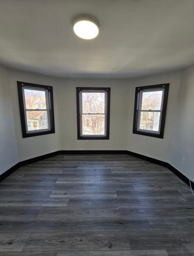 Building Photo - 45 N 6th St