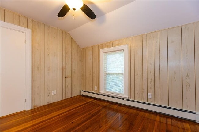Building Photo - 13 Redland Ave