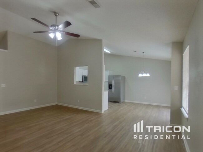 Building Photo - 220 Crimson Oak Dr
