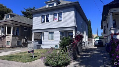 Building Photo - 1089 Park Ave