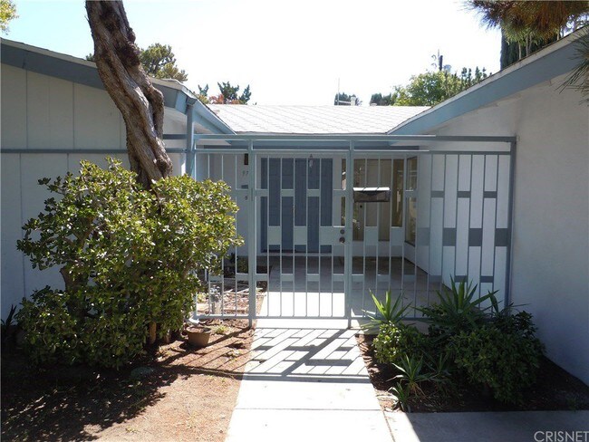 Building Photo - 9722 Geyser Ave