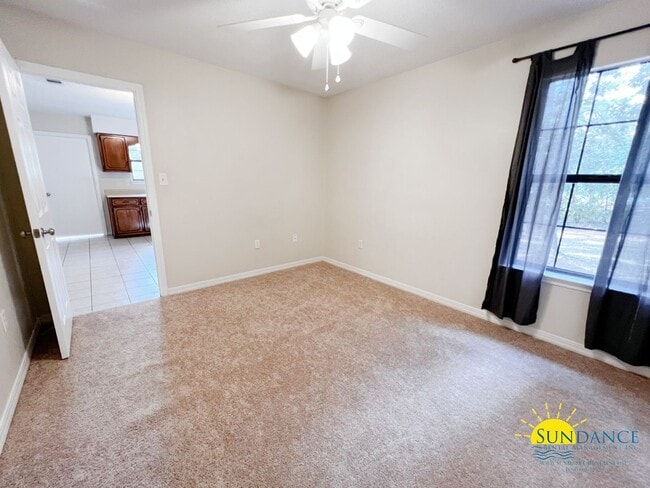 Foto del edificio - Cozy two bedroom Crestview home!