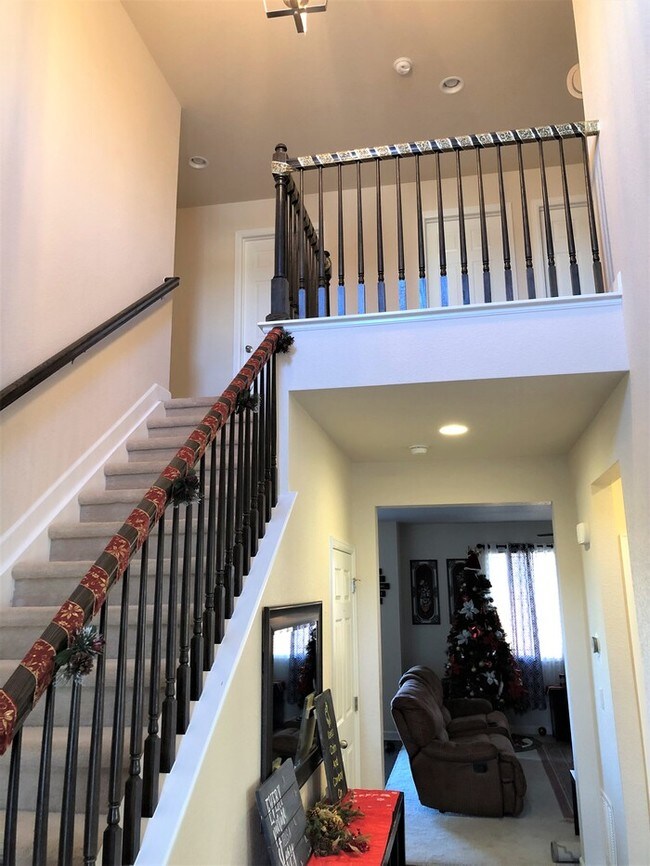Building Photo - Stunning Home in Aurora