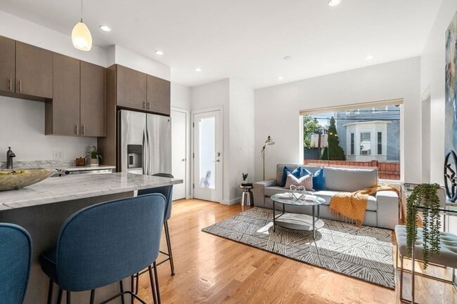 Building Photo - 161 Auburn St