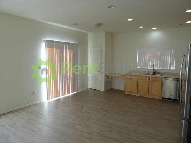 Foto del edificio - !!!PRICE IMPROVEMENT - APPLY NOW!!!